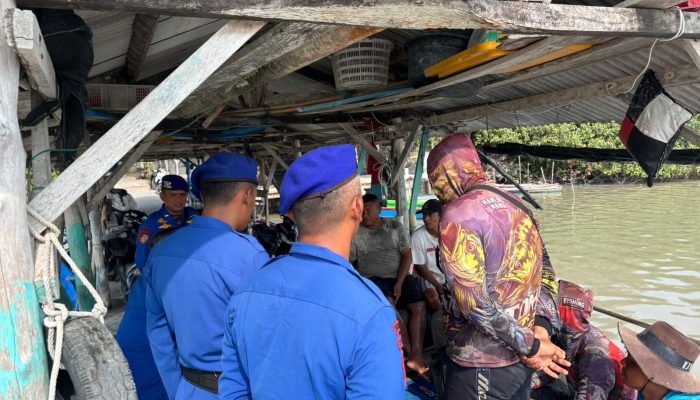 Polairud Datangi Penambang di Dermaga Ciu