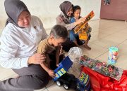 Polwan Berikan Trauma Healing
