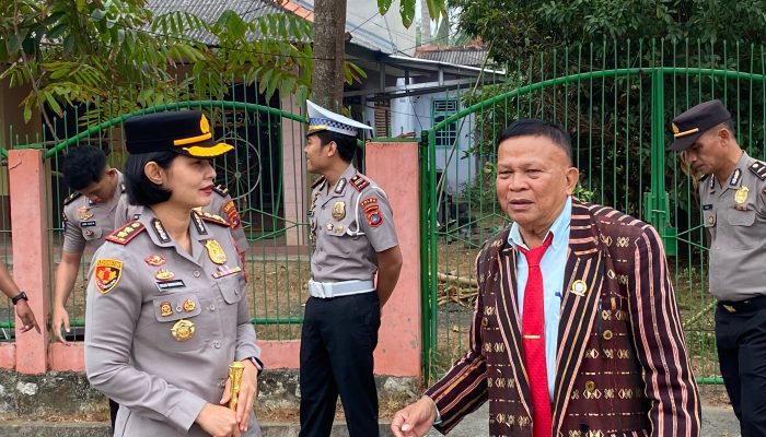 Warga Apresiasi Kehadiran Kapolres di Gereja