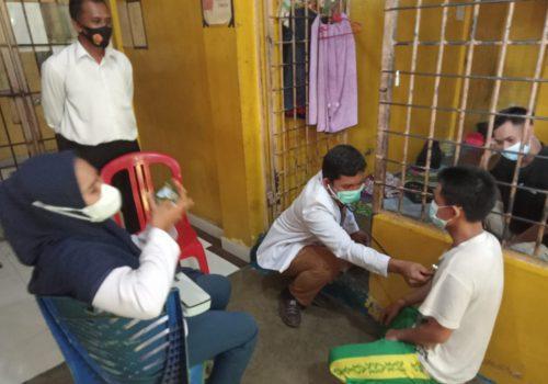 Urdokkes Polres Bangka Tengah Periksa Kesehatan Tahanan