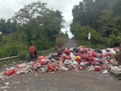 Kepala UPT LH Pensiun, Sampah Berhamburan di Jalan Pasar Belinyu