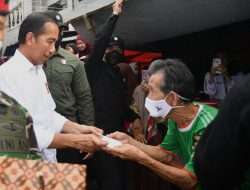 Warga Toboali Juga Terima Bansos Dari Jokowi