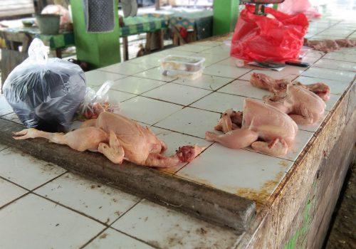 Harga Ayam Potong di Pasar Muntok, Sudah Naik Tak Bisa Turun