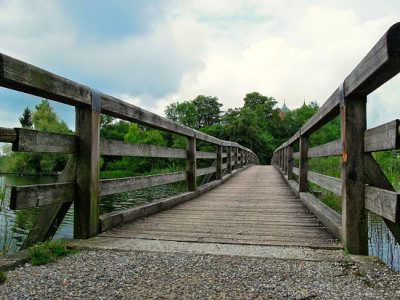Dana Tidak Cukup, Pemda Babar Ganti Jembatan Beton dengan Kayu