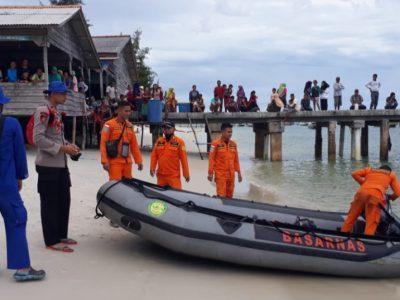 Terpeleset Dari Perahu, Nelayan Desa Tanjung Labu Jatuh ke Laut