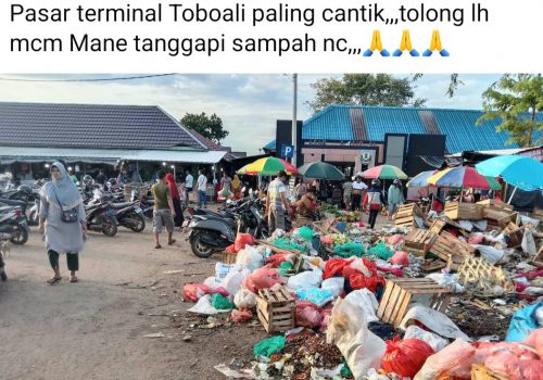 Kontainer Sampah Rusak, Sampah Menumpuk di Pasar Terminal
