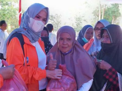 Bantu Masyarakat, TP PKK Basel Jual Paket Sembako Murah